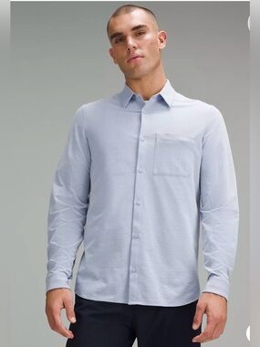 Men’s Commission Long-Sleeve Shirt
Pocket Blue Sz M